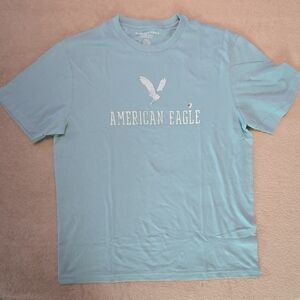 NWT Men's American Eagle Light Blue Short Sleeve Graphic Tee, Size M